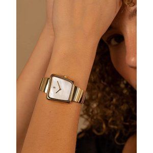 REVOLVE VANNA Nebula Watch in Gold & Pearl in Gold One Size